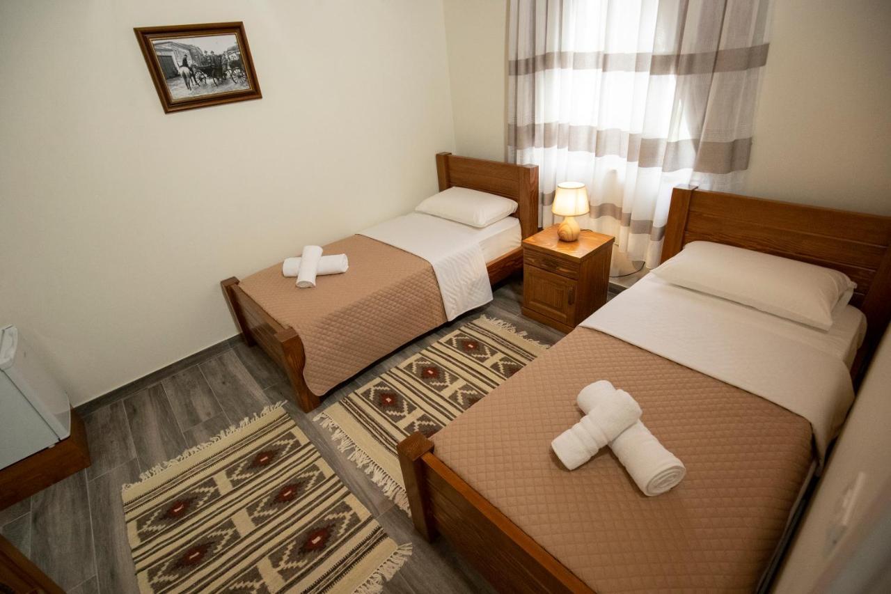 Xhuli Guesthouse شكودر المظهر الخارجي الصورة