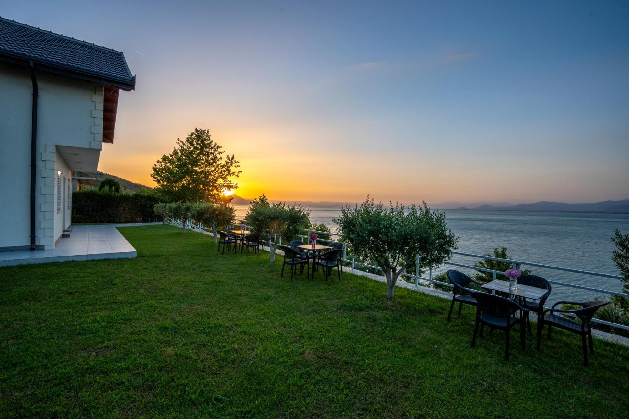 Xhuli Guesthouse شكودر المظهر الخارجي الصورة