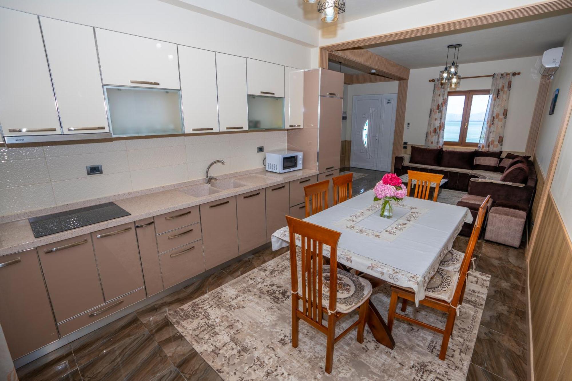 Xhuli Guesthouse شكودر المظهر الخارجي الصورة